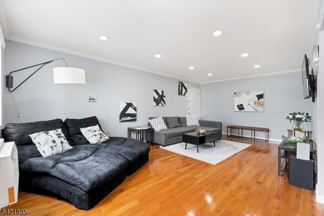 Building Photo - 401 US-22