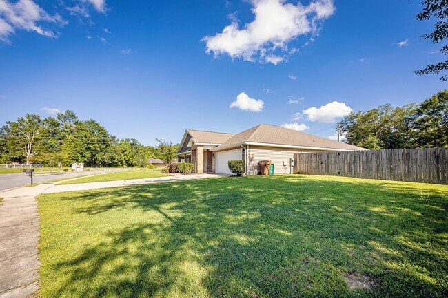 Building Photo - 9125 Bellewood Dr