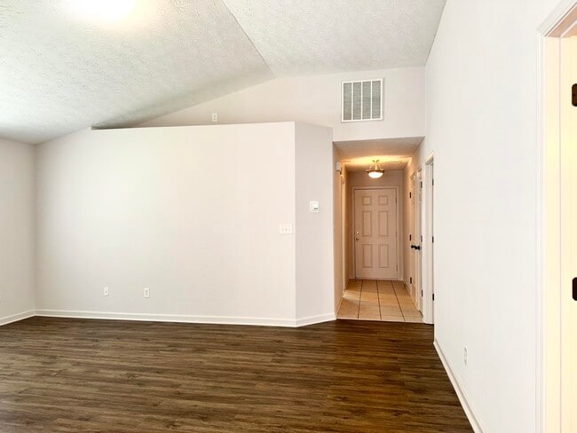 Building Photo - 2216 Prescott Ln