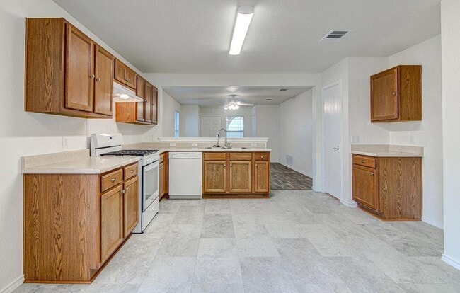 Building Photo - 7505 Aspen Brook Dr
