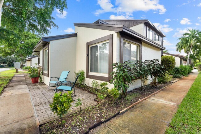 Building Photo - 5312 Bosque Ln