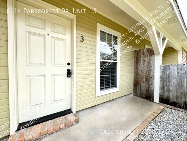 Primary Photo - 6114 Parkforest Dr