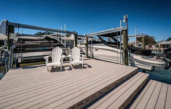 Building Photo - 2180 Dolphin Blvd S