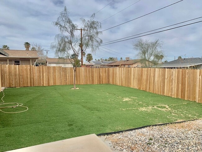 Building Photo - 3 Bedroom 2 Bath Home