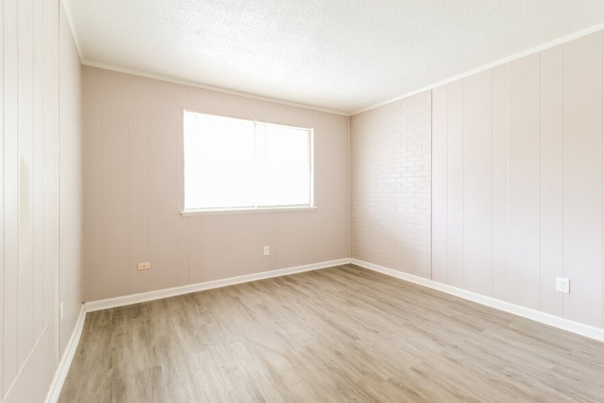 Building Photo - 5301 Keats Dr