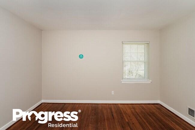 Building Photo - 313 28th Ave NW