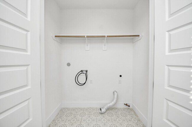 Building Photo - 3508 Omega St