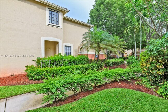Building Photo - 4137 Briar Ln