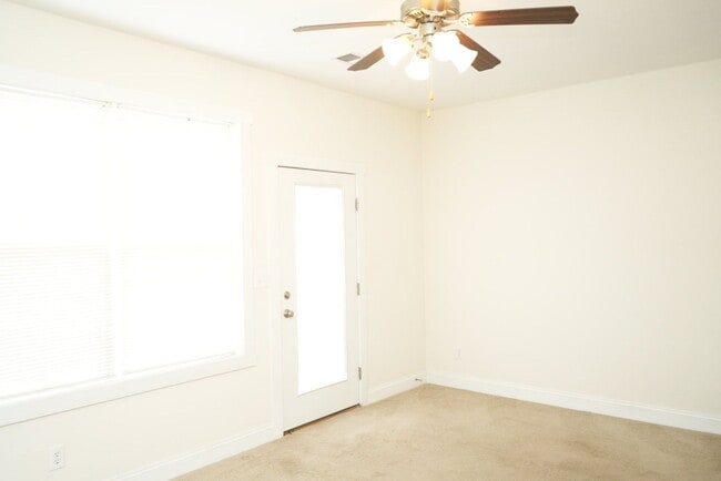 Building Photo - 306 Marquette Ct