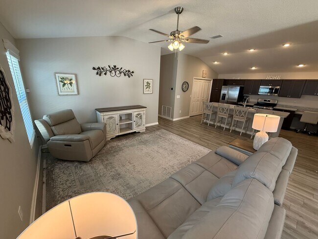 Building Photo - Fully Furnished, 3 Bed, 2 Bath, Turnkey ANNUAL Lease in the Village of Lake Denham