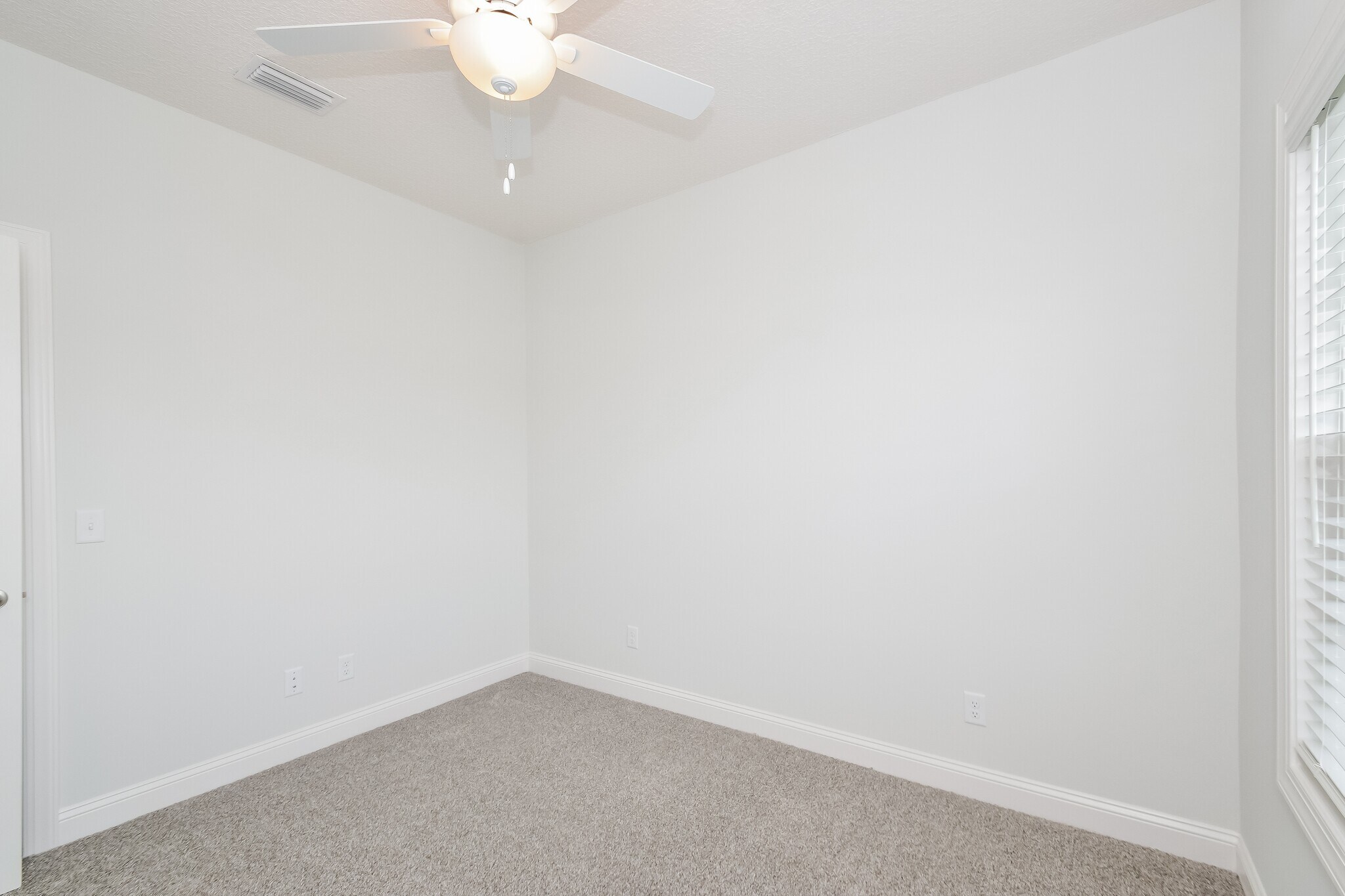 Building Photo - 1164 Walker Point Way