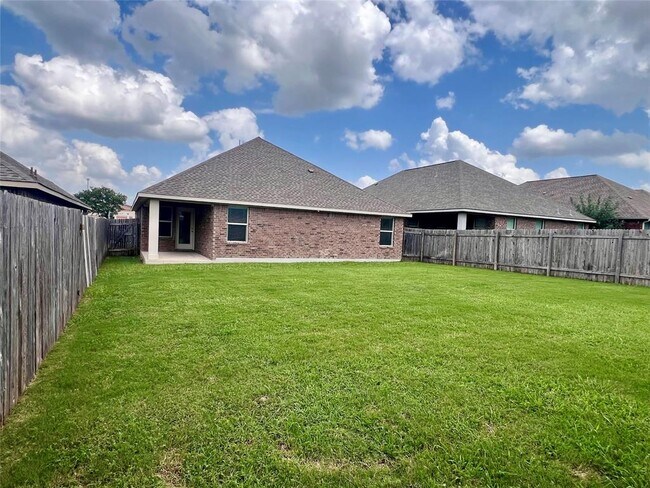 Building Photo - 929 Coulee Dr