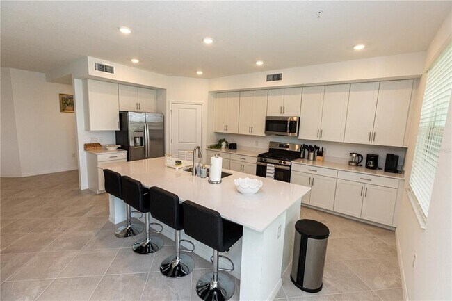 Building Photo - 16572 Kingwood Ln