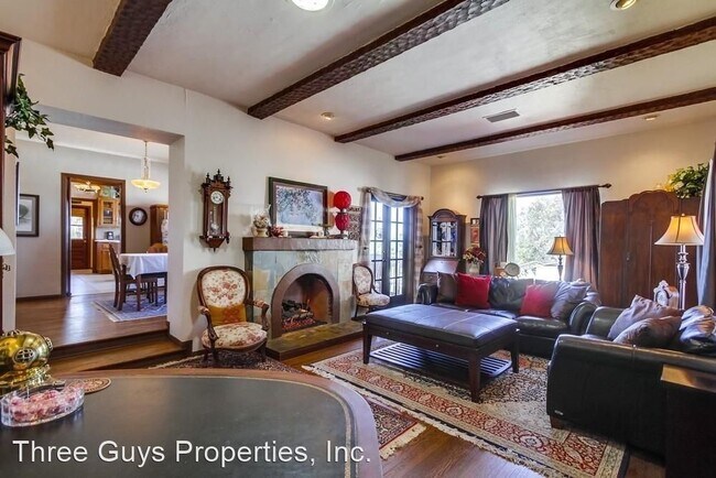 Building Photo - 3 br, 2 bath House - 4496 Berting St.