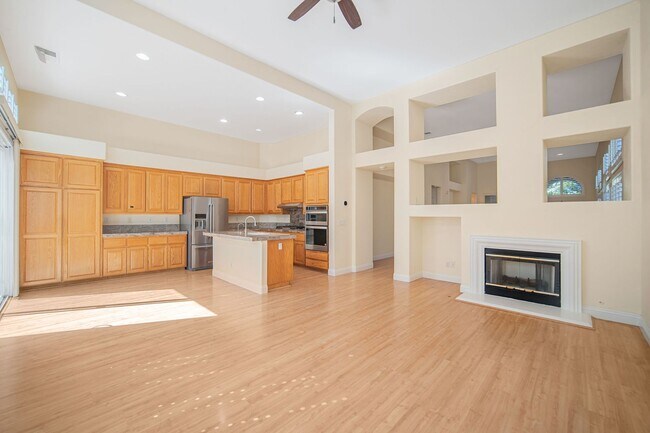 Building Photo - Highly Desirable Executive Home: 4 Bedrooms, 3 Bathrooms of Luxury Living