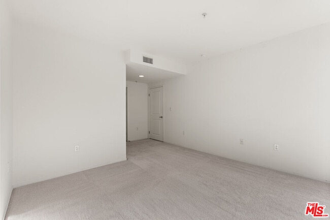 Building Photo - 267 San Pedro St