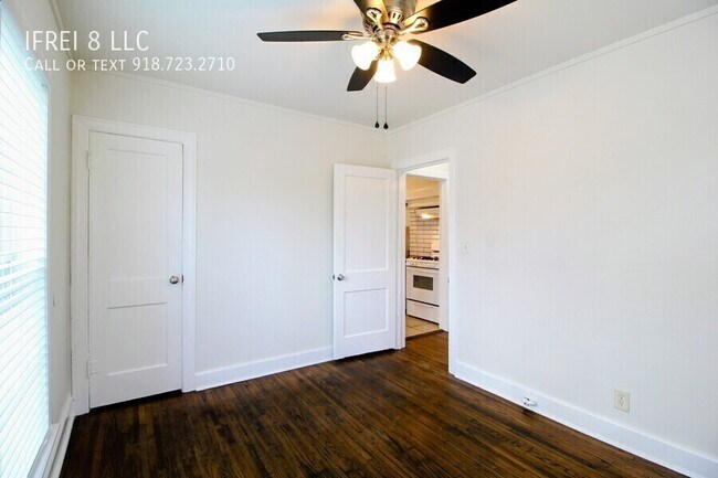 Building Photo - 2865 E Admiral Pl