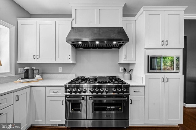 Building Photo - 3803 Estel Rd