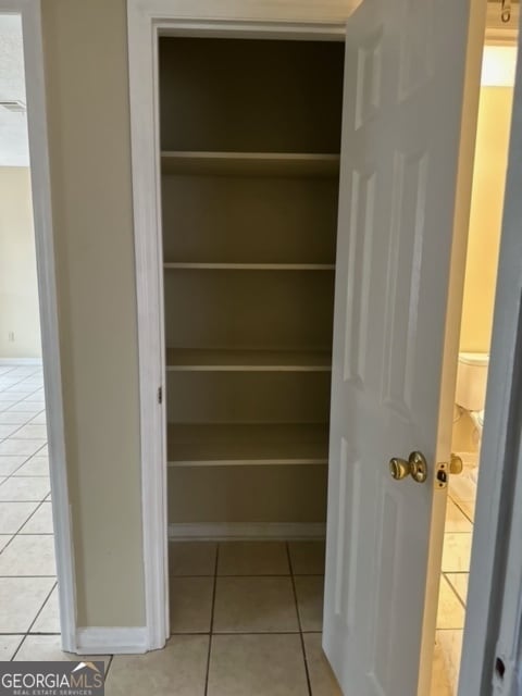 Building Photo - 323 Carriage Ln