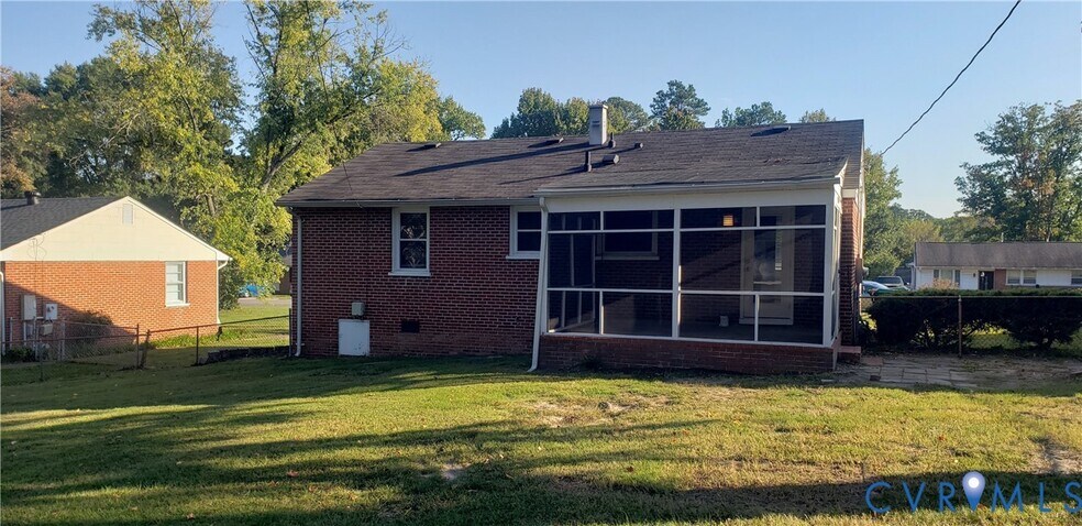 Building Photo - 2318 Leah Rd