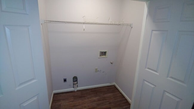 Building Photo - 705 Reston Dr