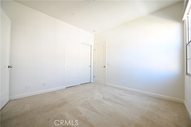 Building Photo - 105 Holly Springs