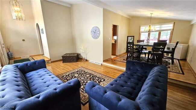 Building Photo - 5635 Janet Blvd