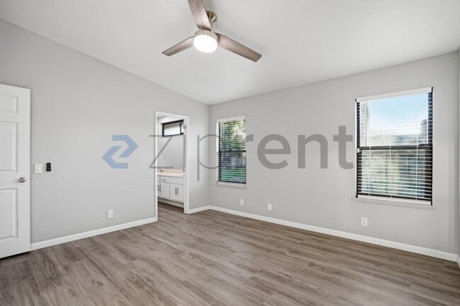 Building Photo - 44119 Kirkland Ave
