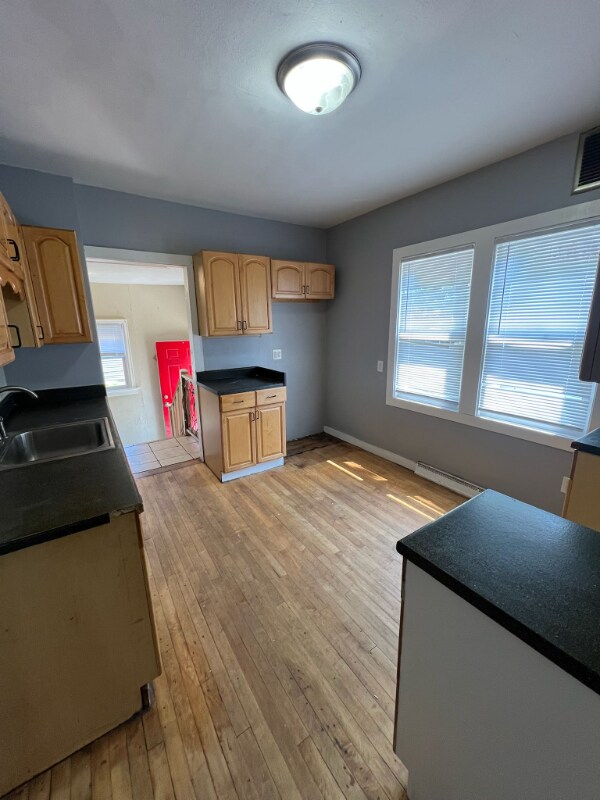 Building Photo - 3052 N 47th St