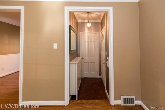 Building Photo - 1899 Hunt Club Dr