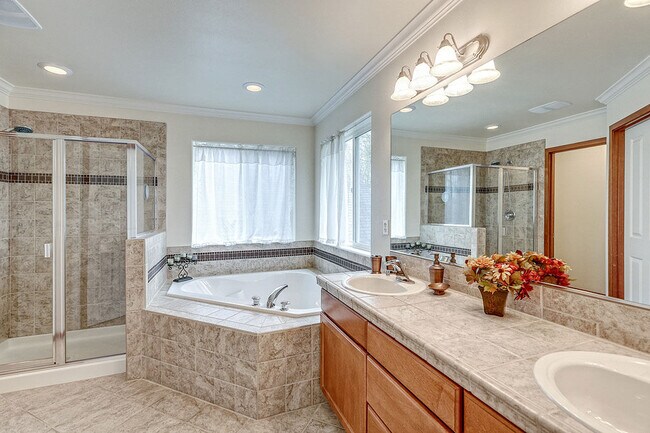 Building Photo - 22202 68th Pl West