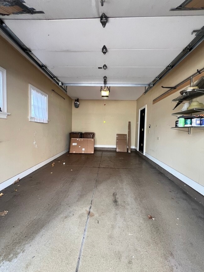 Building Photo - 2008 S Calumet Ave