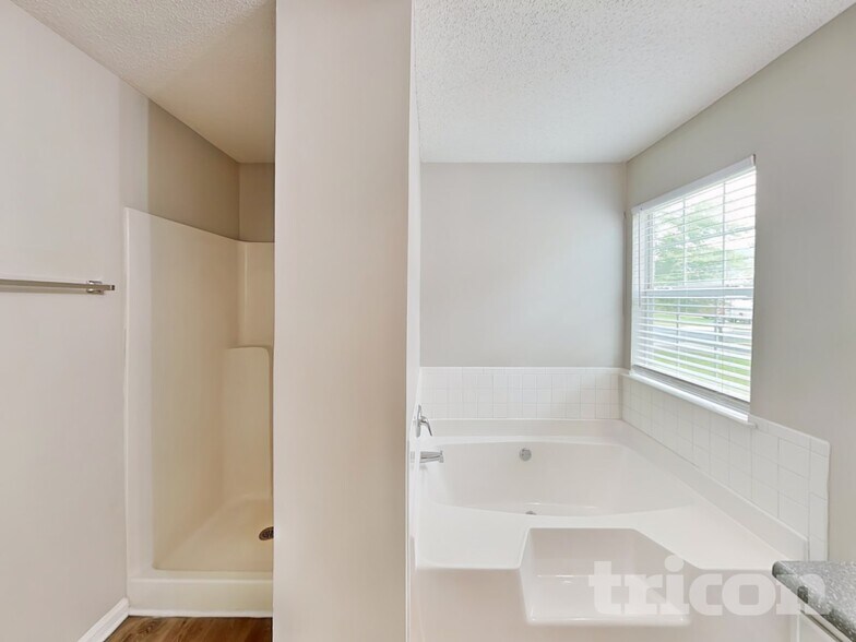Building Photo - 944 Brisley Cir
