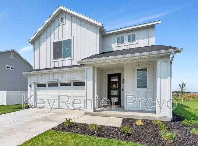 Building Photo - 934 240 W