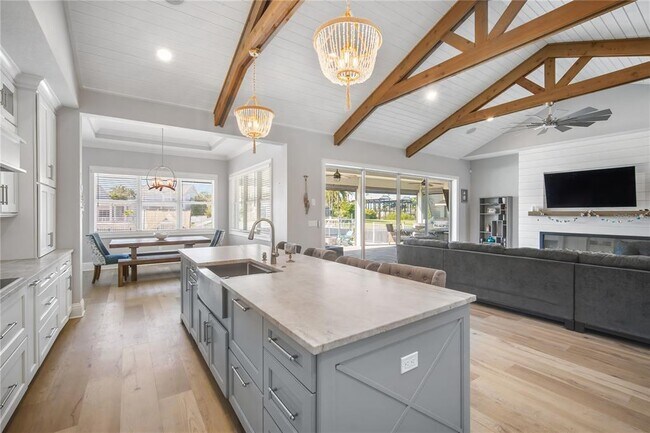 Building Photo - 718 Pinckney Dr