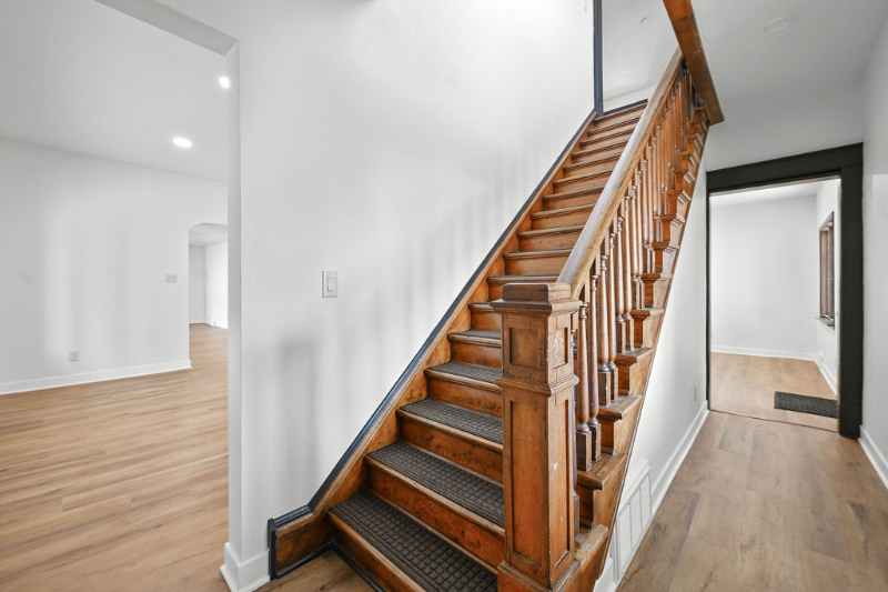 Building Photo - 233055 Schoolhouse Ln
