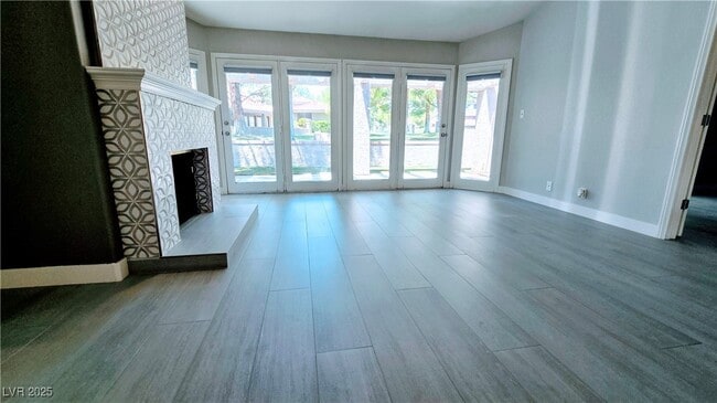 Building Photo - 7163 Mission Hills Dr