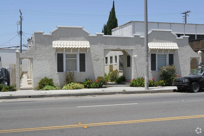 Building Photo - 1371 Redondo Ave
