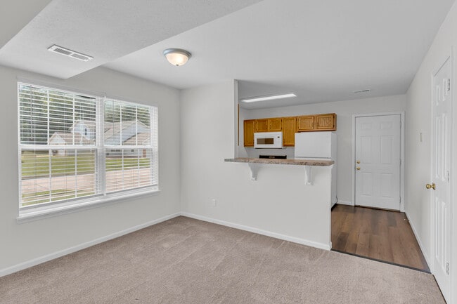 Building Photo - 5015 CARRIE RIDGE Dr