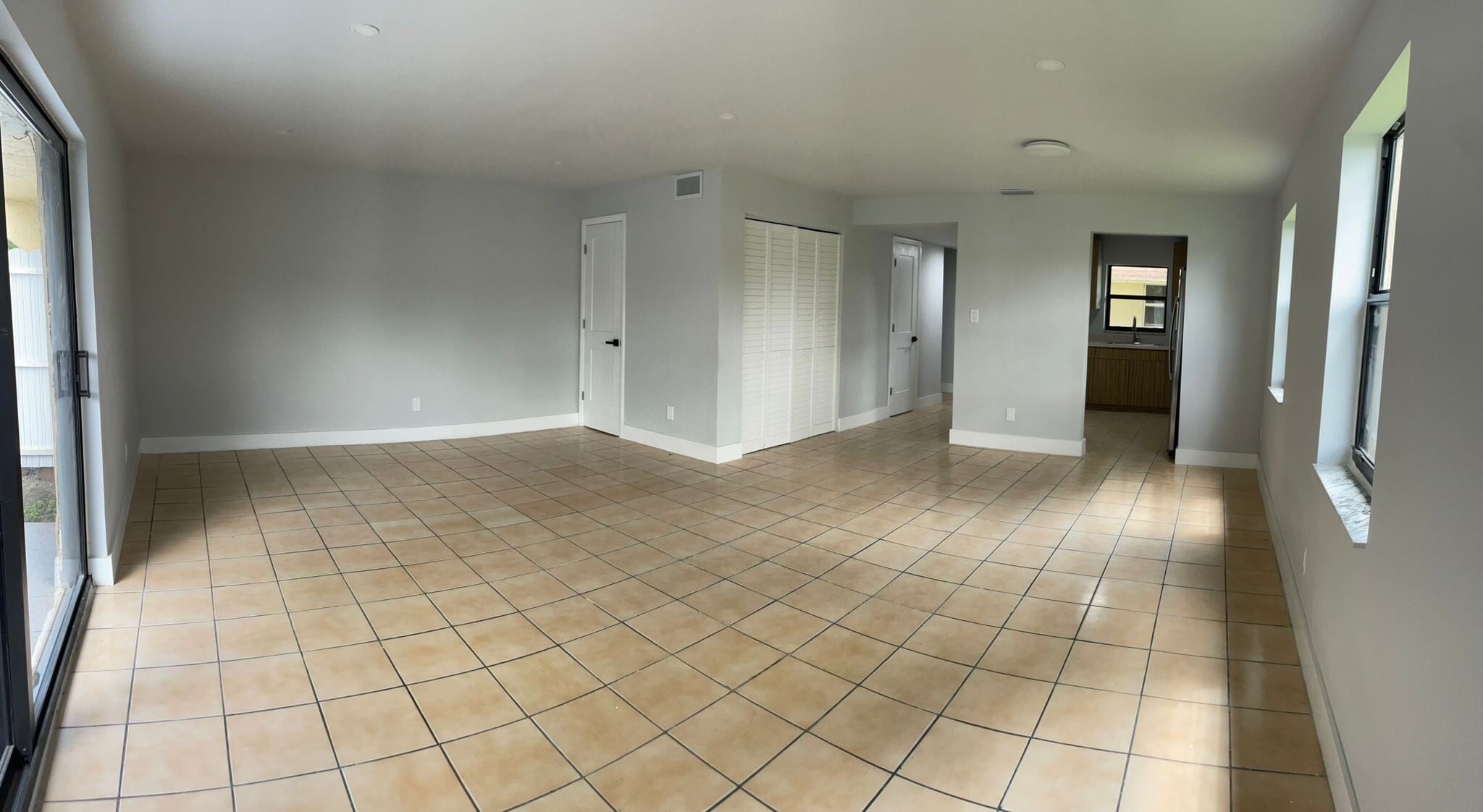 Building Photo - 1721 SW 40th Ter