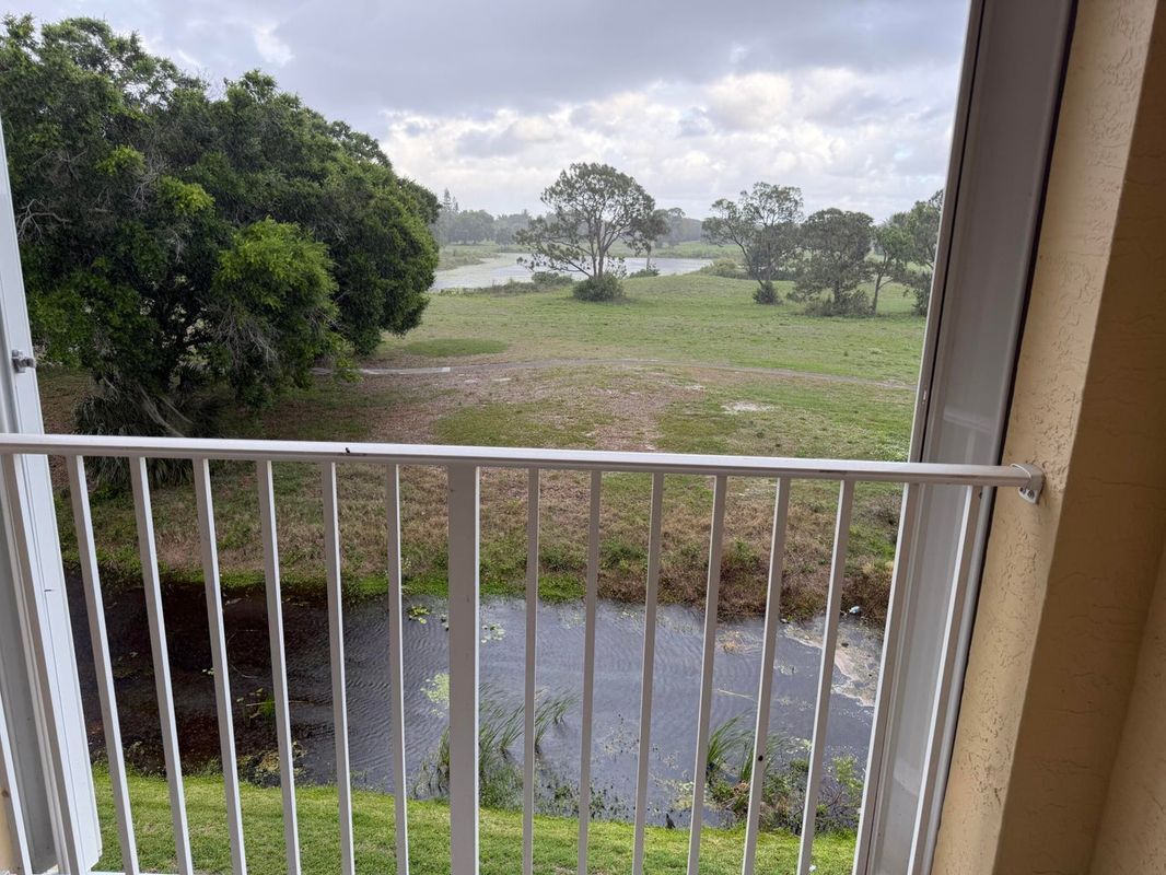 Building Photo - 2080 Greenview Shores Blvd