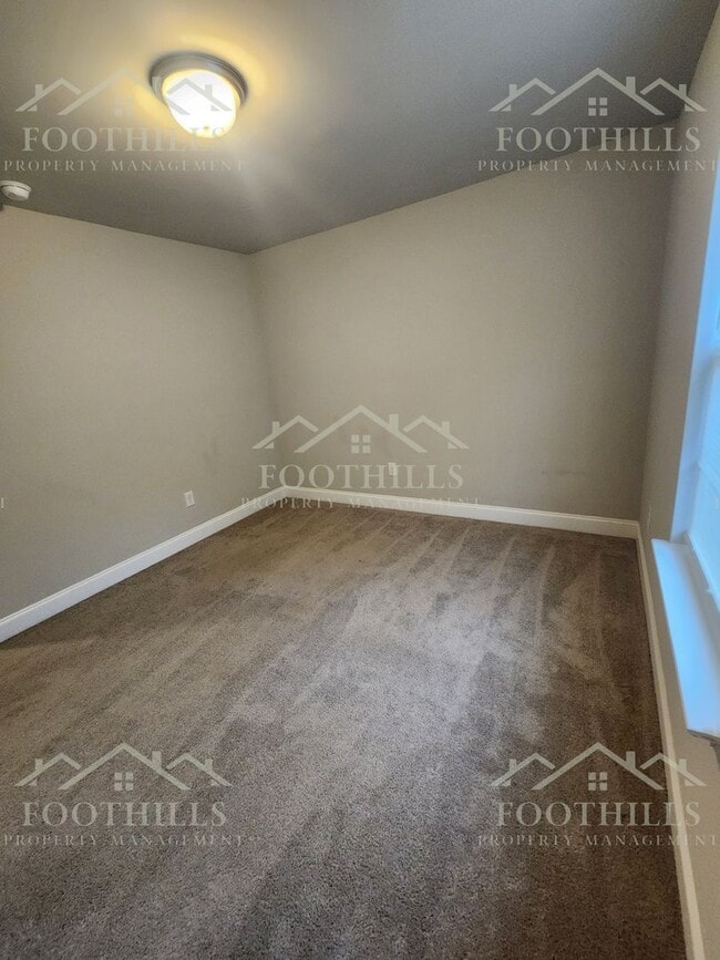 Building Photo - 104 David St