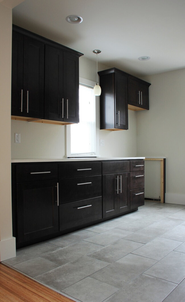 Building Photo - 318 MERCHANTS