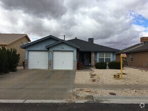 Building Photo - East El Paso 4bed/2bath