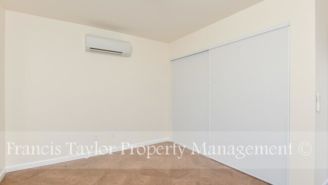 Building Photo - 3 Bedroom Home off Mary Lane