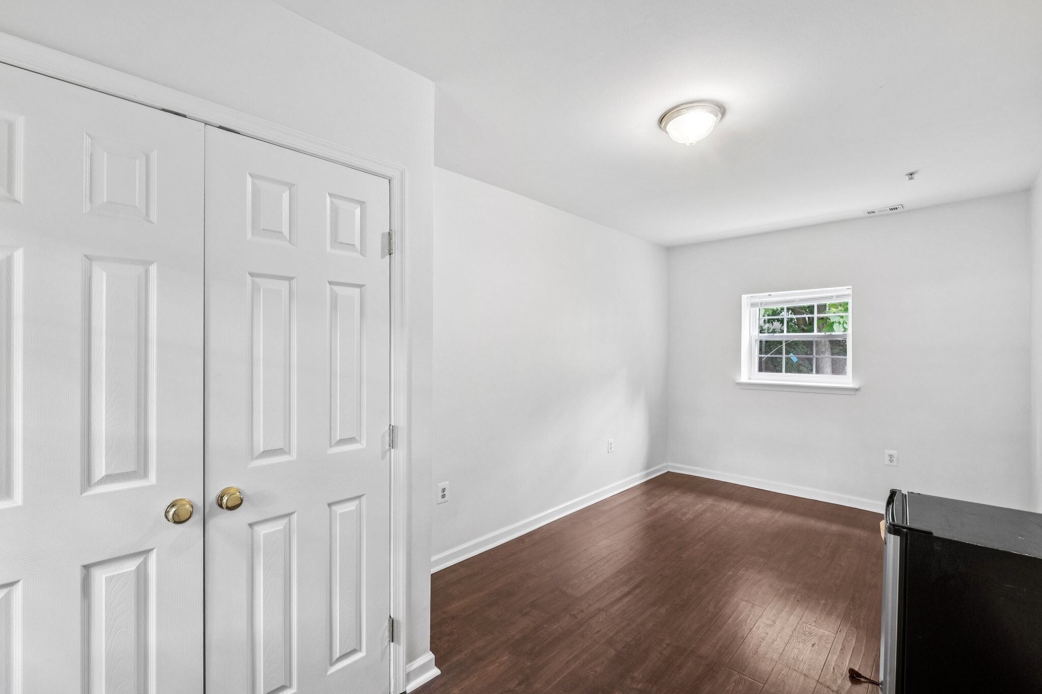 Building Photo - 4813 Calvert Rd