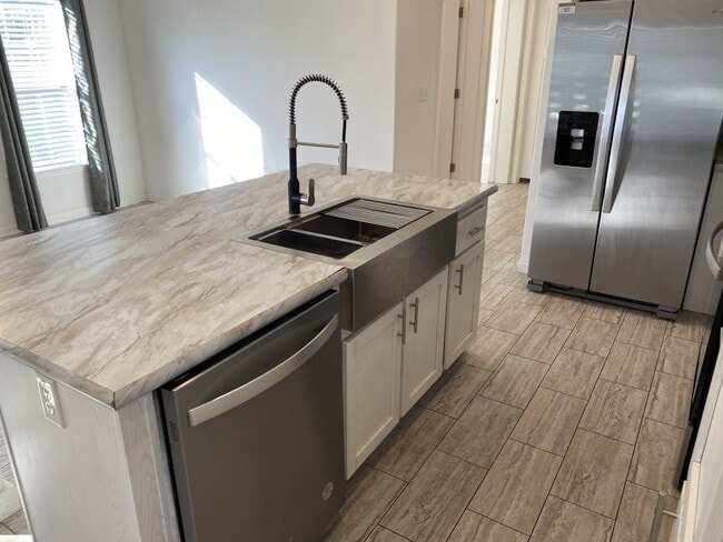 Building Photo - 2610 Dogwood Pl