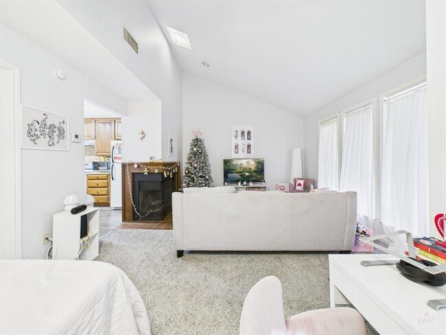 Building Photo - 2529 Rio Grande St