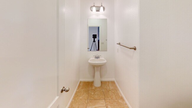 Building Photo - Available Now: Cozy 4 Bedroom 2.5 Bath Hom...