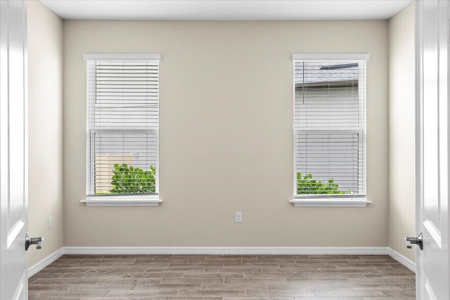 Building Photo - 9292 Tequila Sunrise Dr